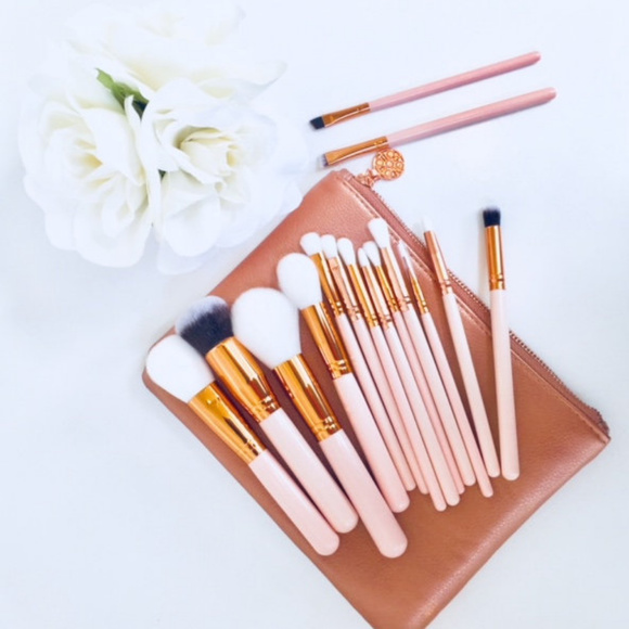 NWT Makeup Brush Set (15 piece with bag) - Picture 7 of 8